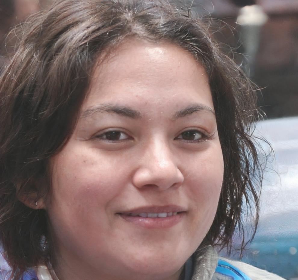 Retrato profesional de Montserrat Villar, especialista en presupuestos personales